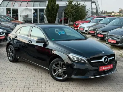 Gebraucht Mercedes A180 Urban 122 PS (89 kW) 2016 Schwarz Kleinwagen
