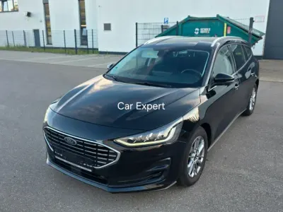 Gebraucht Ford Focus Titanium 116 PS (85 kW) 2023 Schwarz Kombi