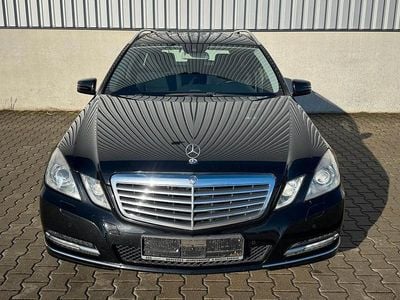 Gebraucht Mercedes E220 170 PS (125 kW) 2012 Schwarz Kombi