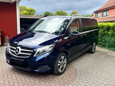 Gebraucht Mercedes V250 Avantgarde Edition 190 PS (139 kW) 2014 Blau Van / Kleinbus