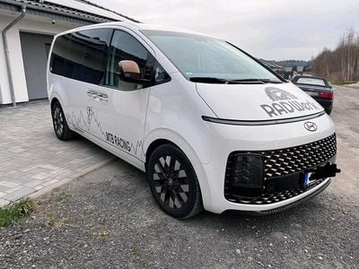 Usata Hyundai Staria Signature 177 CV (130 kW) 2022 Bianco Monovolume