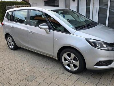 Silber Gebraucht 2017 Opel Zafira Tourer Van / Kleinbus | 9.400 € (Etwas zu teuer)