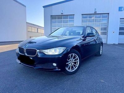 Gebraucht BMW 318 Comfort Edition 143 PS (105 kW) 2012 Schwarz Limousine