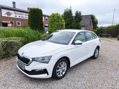 Gebraucht Skoda Scala Ambition 110 PS (80 kW) 2021 Candy white Kleinwagen