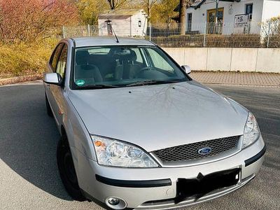 Gebraucht Ford Mondeo Ghia 125 PS (91 kW) 2003 Silber Limousine