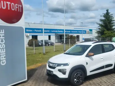 Gebraucht Dacia Spring Extreme 47 kW (65 PS) 2023 Weiß Kleinwagen