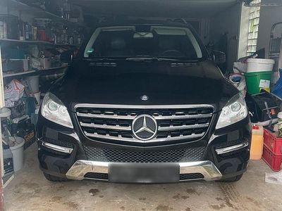 Gebraucht Mercedes ML350 258 PS (189 kW) 2012 Schwarz SUV