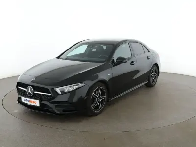 Gebraucht Mercedes A200 AMG line 163 PS (119 kW) 2022 Schwarz Limousine