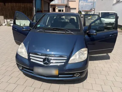 Gebraucht Mercedes A160 Avantgarde 82 PS (60 kW) 2010 Blau Kleinwagen