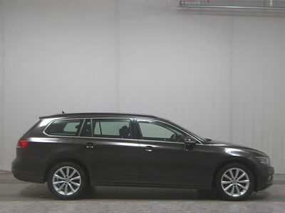 Braun Gebraucht 2019 VW Passat Business Kombi | 13.280 € (Guter Preis)