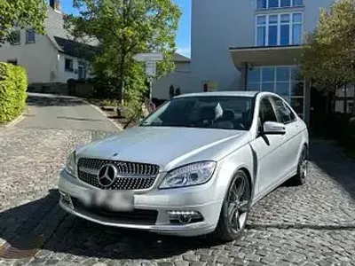 Second-hand Mercedes C200 136 CP (100 kW) 2010 Argintiu Berlinǎ