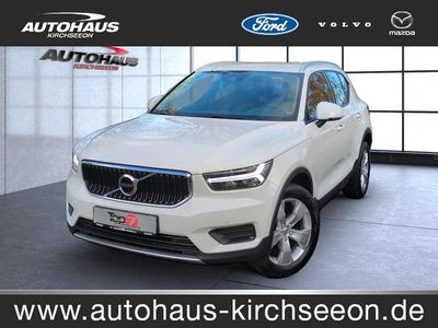 Weiß Gebraucht 2022 Volvo XC40 Momentum SUV | 27.950 € (Fairer Preis)