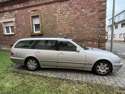 gebraucht Mercedes E240 Classic