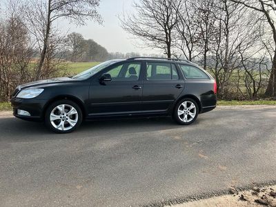 Gebraucht Skoda Octavia 140 PS (102 kW) 2011 Schwarz Kombi