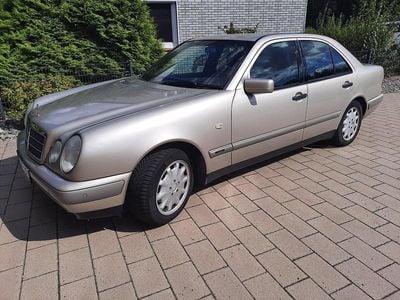 Mercedes E240