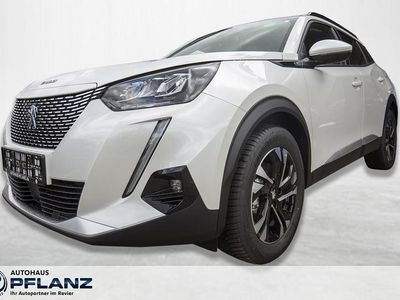 Weiss Gebraucht 2023 Peugeot e-2008 Allure SUV | 19.940 € (Guter Preis)