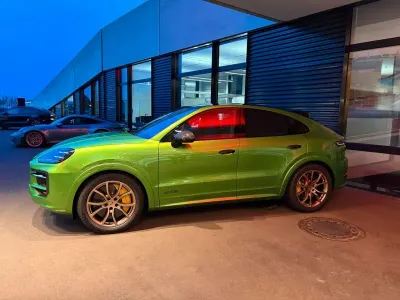 Gebraucht Porsche Cayenne 500 PS (367 kW) 2025 Grün SUV