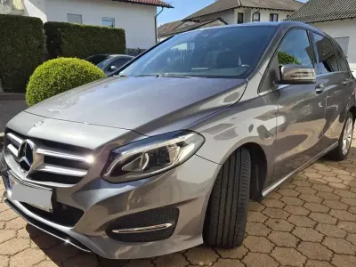 Gebraucht Mercedes B220 Urban 177 PS (130 kW) 2016 Grau Van / Kleinbus