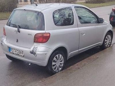 Gebraucht Toyota Yaris Sol 87 PS (63 kW) 2003 Silber Limousine