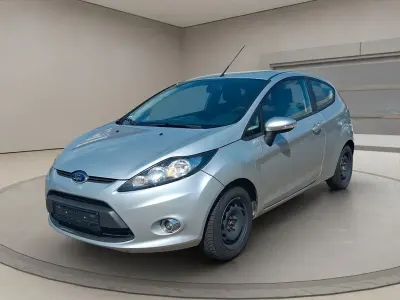 Gebraucht Ford Fiesta Champions Edition 82 PS (60 kW) 2012 Silber Kleinwagen