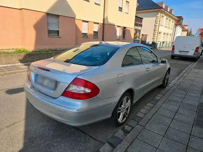 Gebraucht Mercedes CLK280 231 PS (169 kW) 2007 Silber Coupé
