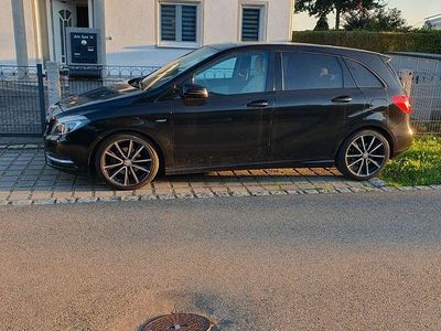 Mercedes B200