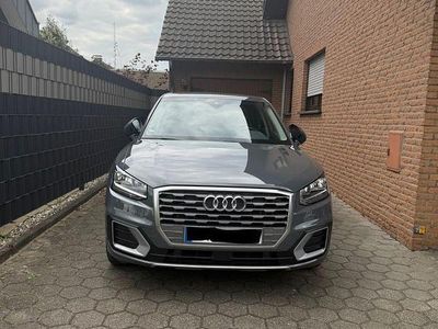 Gebraucht Audi Q2 Design 150 PS (110 kW) 2017 Grau SUV