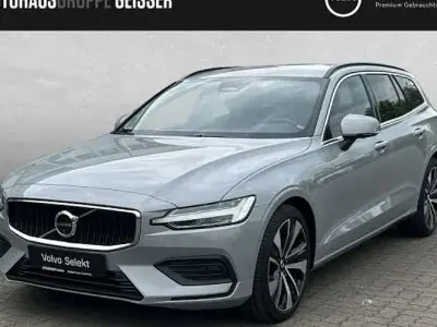 Używany Volvo V60 Core 197 KM (144 kW) 2025 Szary Kombi