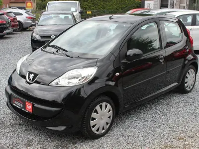 Gebraucht Peugeot 107 68 PS (50 kW) 2008 Schwarz Kleinwagen