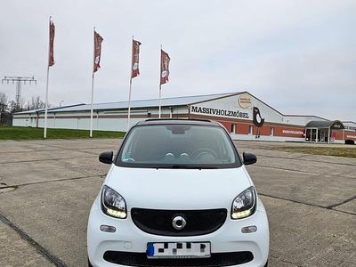 Weiß Gebraucht 2015 Smart ForFour Kleinwagen | 7.900 € (Fairer Preis)