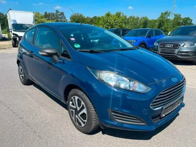 Gebraucht Ford Fiesta Ambiente 60 PS (44 kW) 2013 Blau Limousine