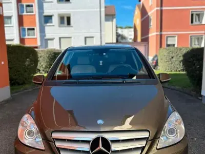 Gebraucht Mercedes B200 193 PS (141 kW) 2009 Beige Van / Kleinbus