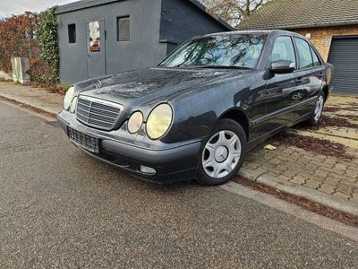 gebraucht Mercedes E200 automatik