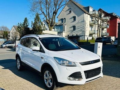 Gebraucht Ford Kuga Trend 150 PS (110 kW) 2015 Weiß SUV