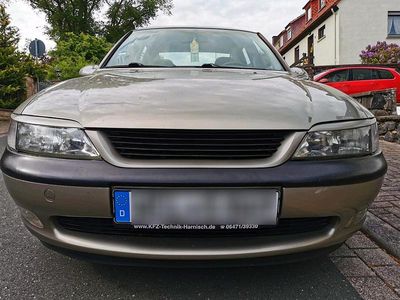 Andere farben Gebraucht 1996 Opel Vectra Limousine | 3.999 €