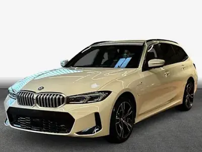 Nuova BMW 330e Comfort Edition 292 CV (214 kW) 2026 Bianco Station wagon