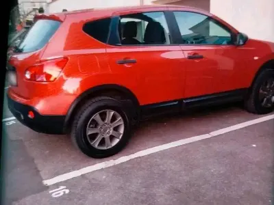Gebraucht Nissan Qashqai Acenta 114 PS (83 kW) 2009 Rot SUV