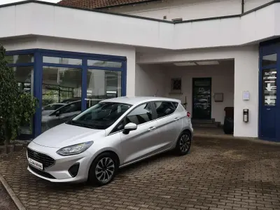 Używany Ford Fiesta Titanium 125 KM (91 kW) 2023 Srebrny Hatchback