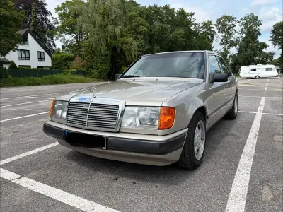 Gebraucht Mercedes E230 132 PS (97 kW) 1988 Beige Limousine