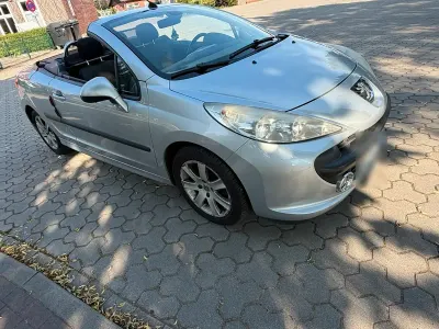 Gebraucht Peugeot 207 CC 120 PS (88 kW) 2008 Silber Cabrio