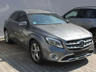 Gebraucht Mercedes GLA250 211 PS (155 kW) 2018 Grau SUV