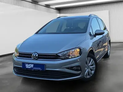 Gebraucht VW Golf Sportsvan Trendline 116 PS (85 kW) 2019 Silber Van / Kleinbus