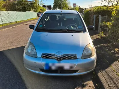 Used Toyota Yaris 86 HP (63 kW) 2003 Silver Hatchback