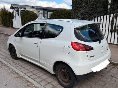 Gebraucht Mitsubishi Colt 75 PS (55 kW) 2010 Weiß Kleinwagen