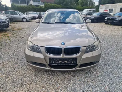 Gebraucht BMW 318 Sport Line 143 PS (105 kW) 2008 Gold Limousine