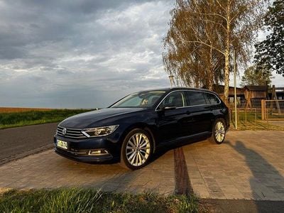 Usata VW Passat 150 CV (110 kW) 2018 Blu Station wagon