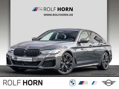 Grau Gebraucht 2022 BMW 545e Shadowline Limousine | 32.820 € (Etwas zu teuer)