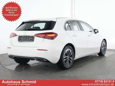 Gebraucht Mercedes A200 150 PS (110 kW) 2024 Unilack polarweiß Limousine