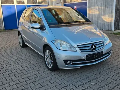 Gebraucht Mercedes A180 Avantgarde 109 PS (80 kW) 2012 Grau Kleinwagen