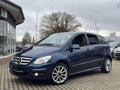 Gebraucht Mercedes B180 116 PS (85 kW) 2011 Blau Van / Kleinbus
